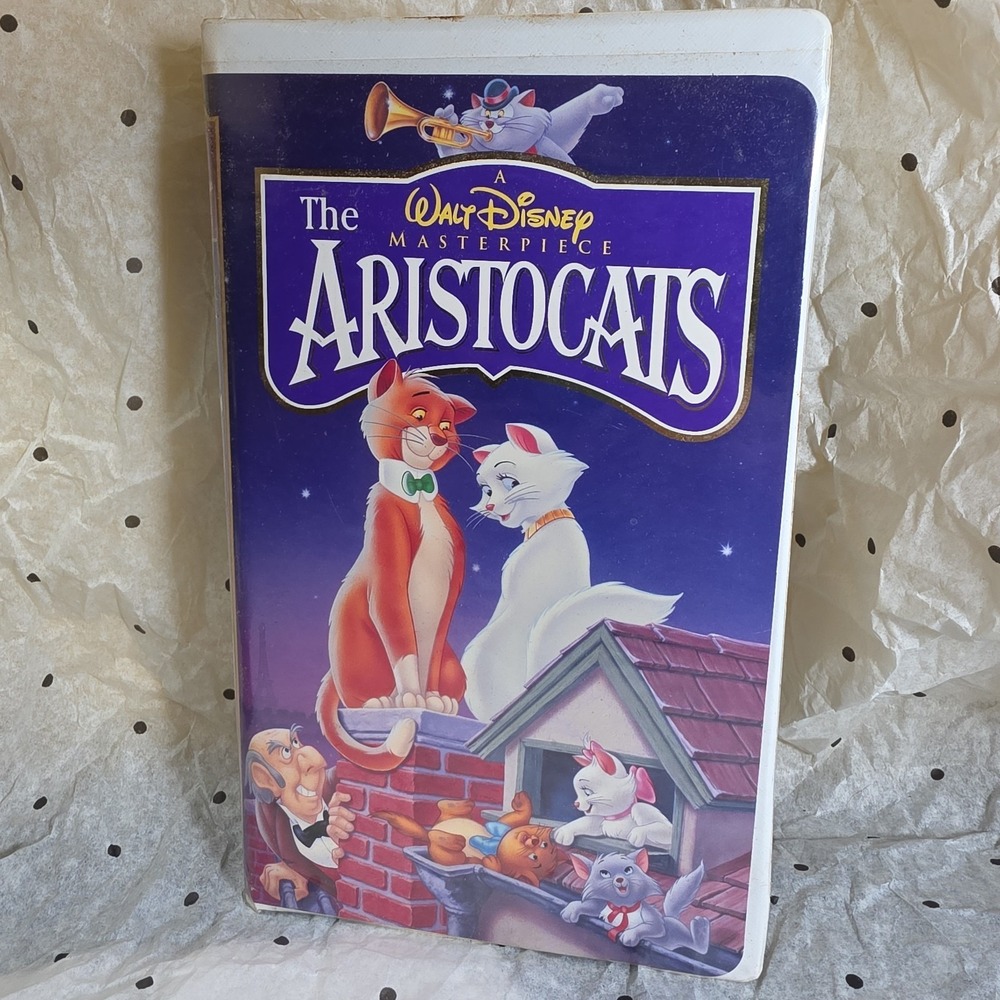 Disney The Aristocats VHS Masterpiece Collection Kids Movie Clamshell 2529